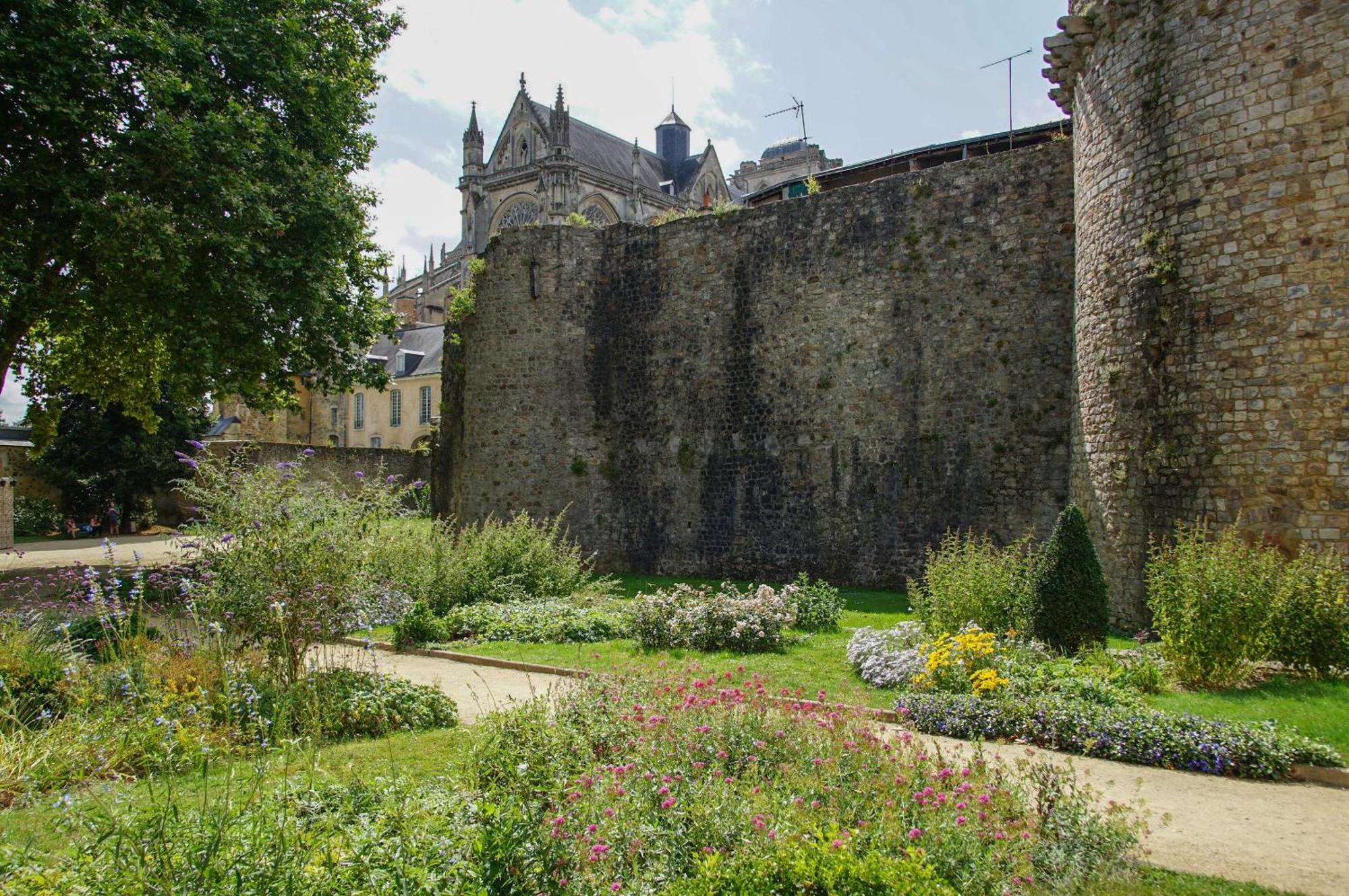 Maison Avec Vue Sur La Cathedrale Le Mans Bagian luar foto